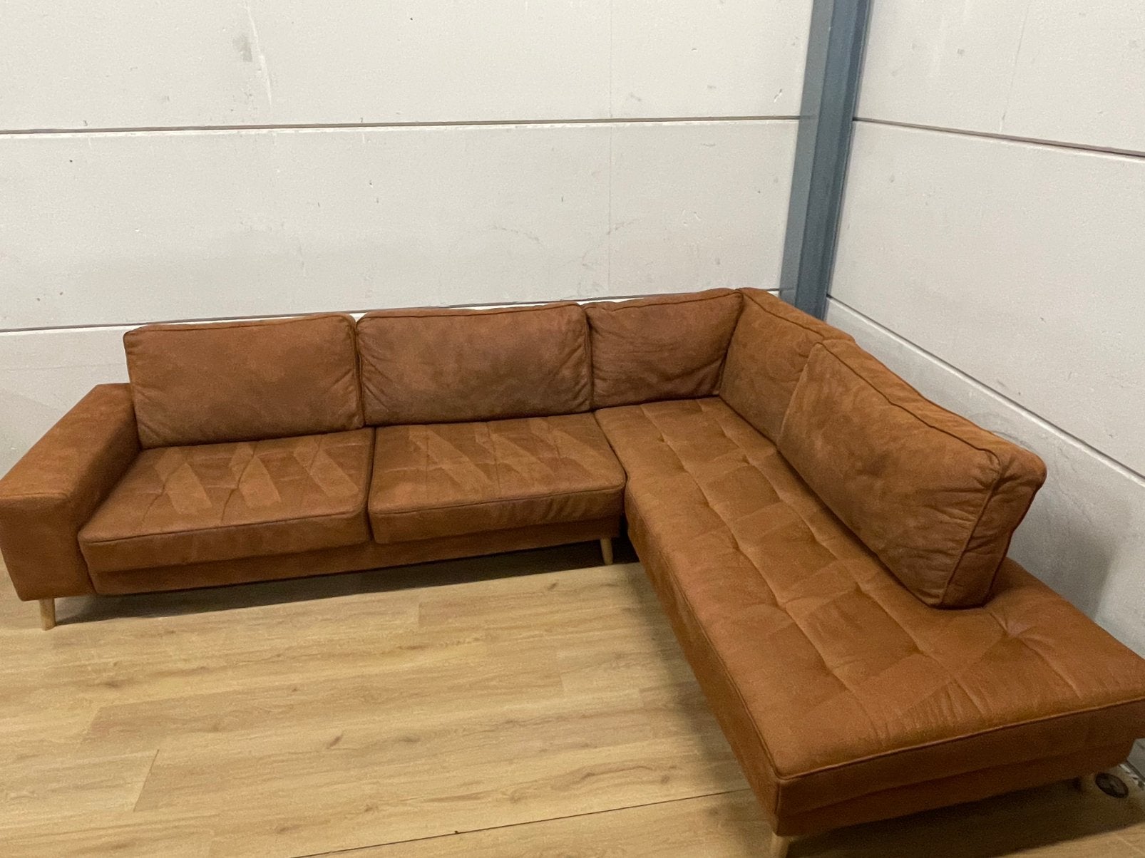 Mooie luxe suede cognac bruine hoekbank - GEREINIGD!!!, Huis en Inrichting, Ophalen, Luxe, Hoekbank, 300 cm of meer