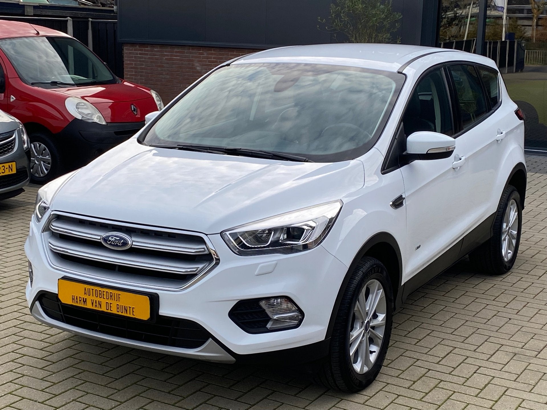 Ford Kuga 1.5 EcoBoost 182 PK AWD Titanium NIEUWSTAAT AUTOMA, Automaat, Dealer onderhouden, Zwart, 4 cilinders