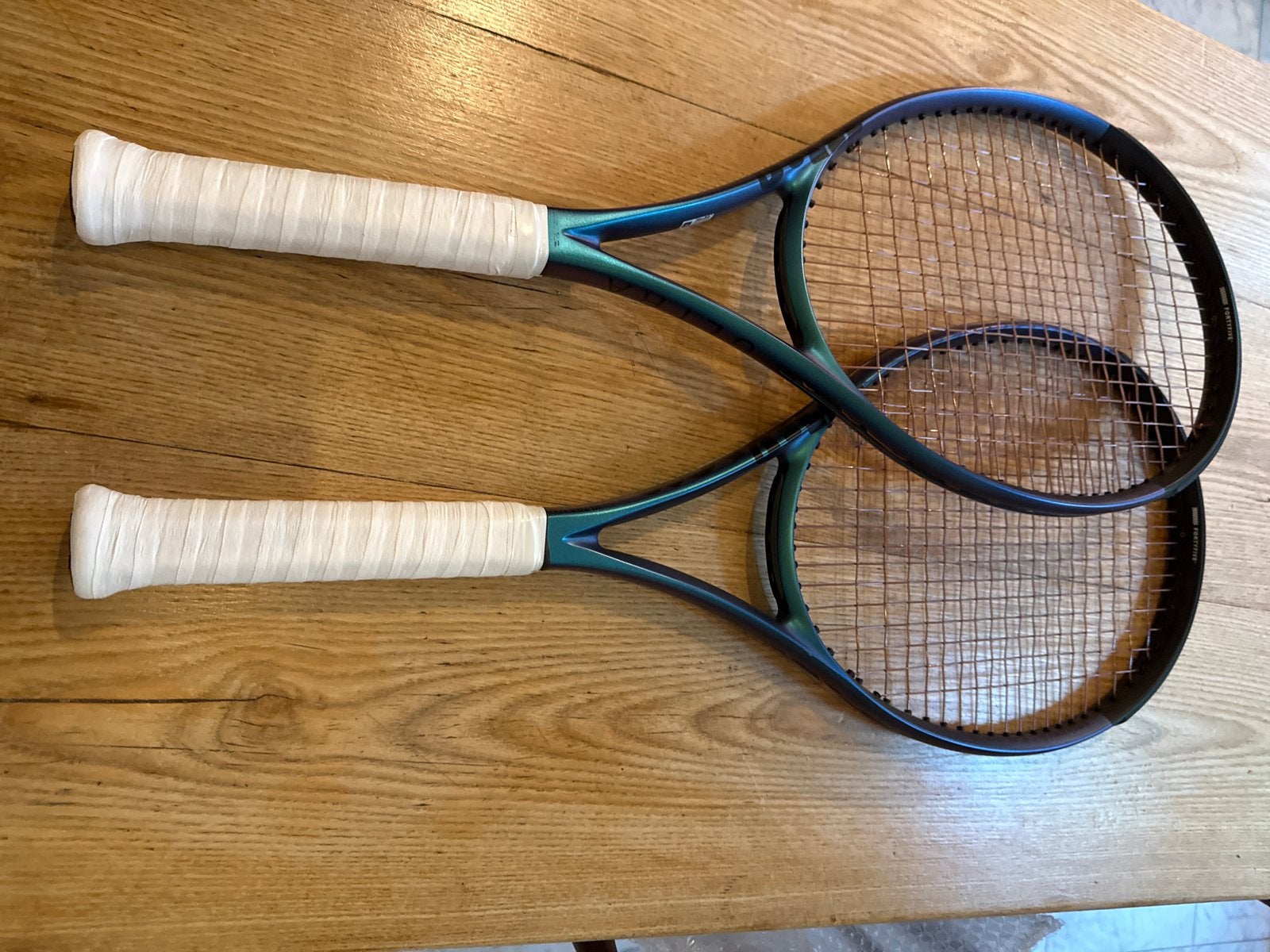 Wilson Ultra V4 100 Tennisrackets (set van 2), Sport en Fitness, L2, Ophalen of Verzenden, Zo goed als nieuw, Wilson