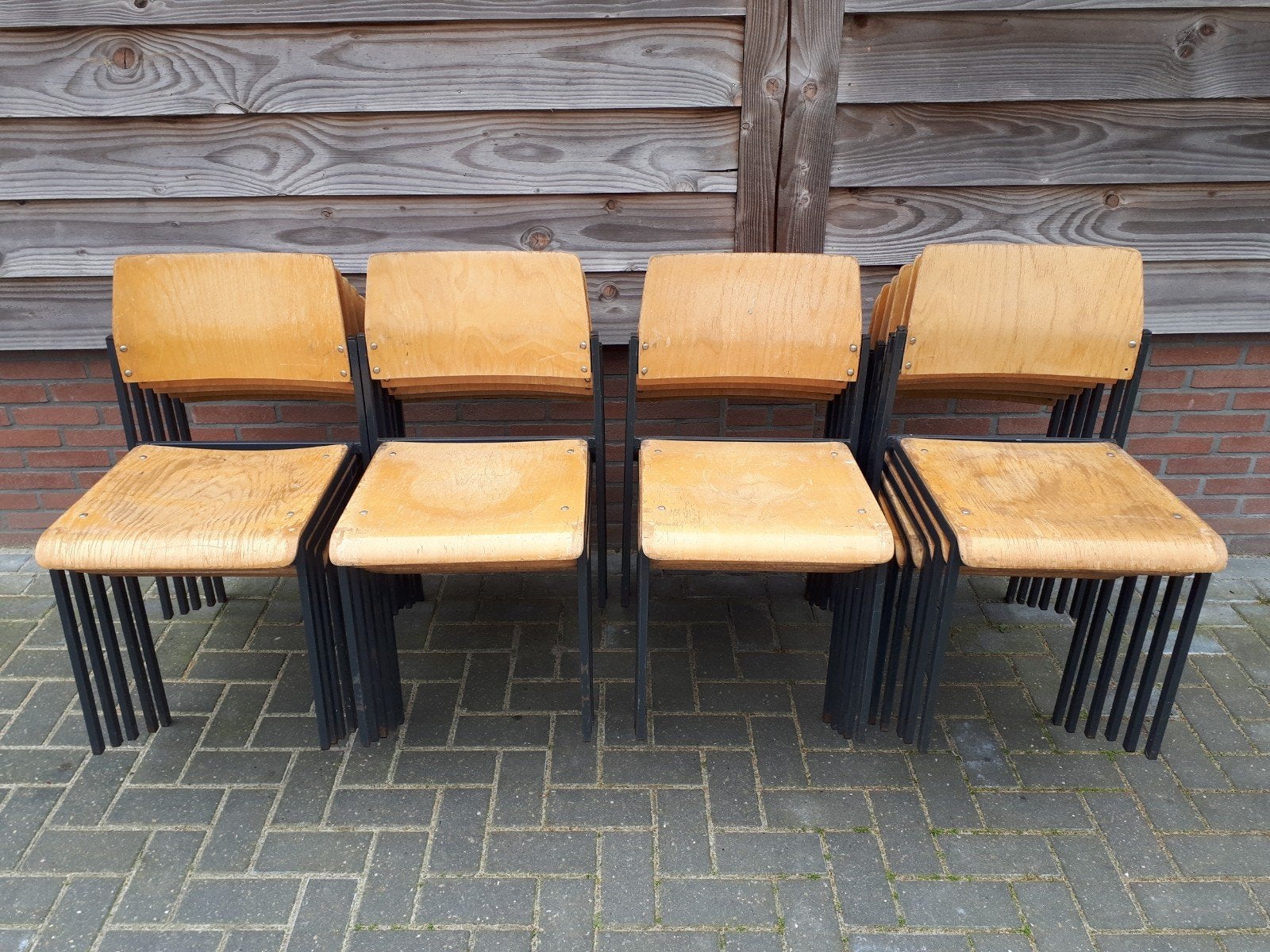 18 x vintage design schoolstoelen partij stoelen, Ophalen, Gebruikt, Bruin, Vijf, Zes of meer stoelen