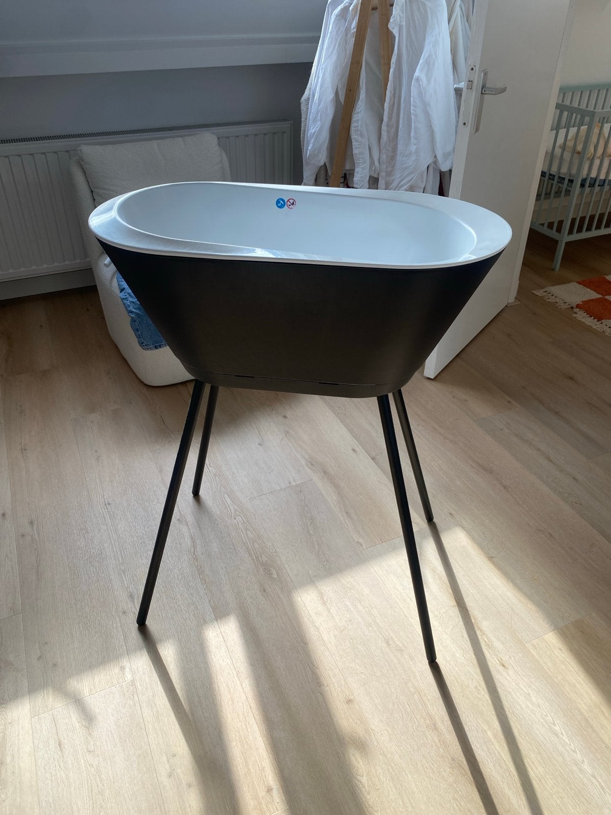 Wetoo bad met standaard, Kinderen en Baby's, Zo goed als nieuw, Badje, Standaard, Ophalen