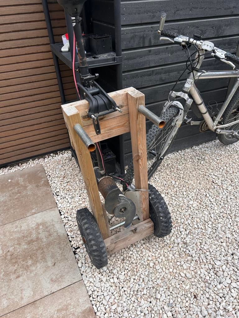 Fluistermotor amarew 66 lbs, Ophalen of Verzenden, Gebruikt