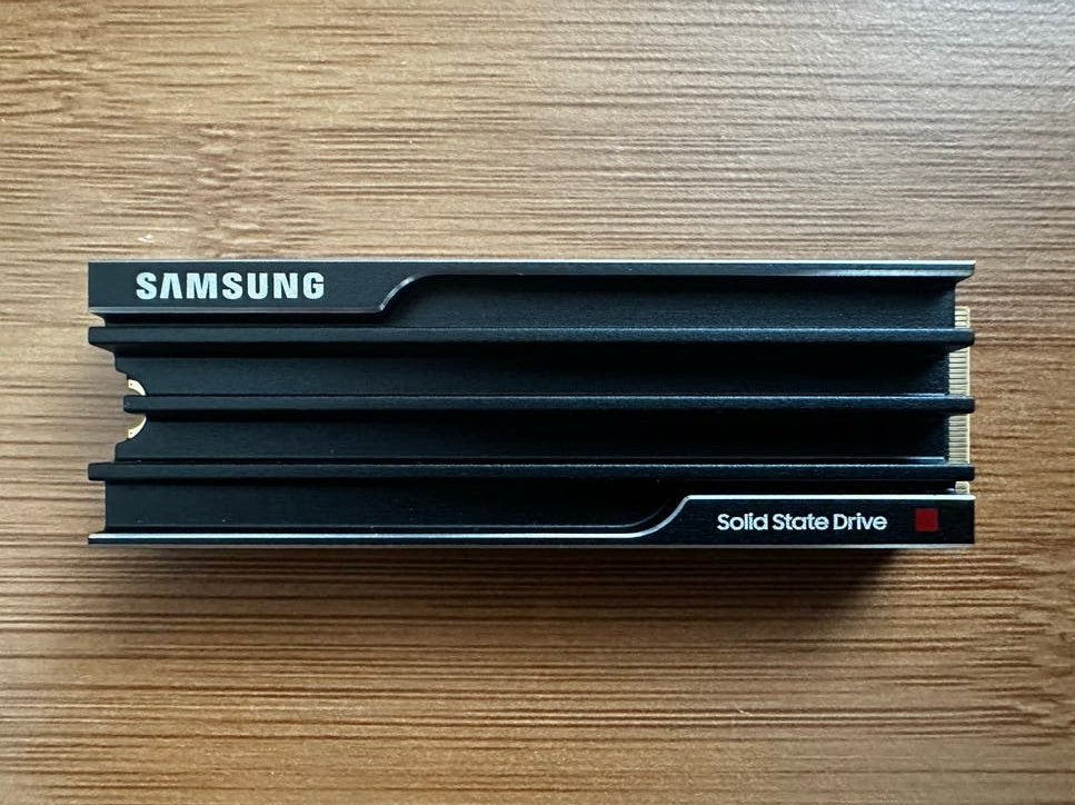 Ongebruikte Samsung 9100 Pro 8TB SSD met heatsink, Ophalen, Intern, Server, SSD