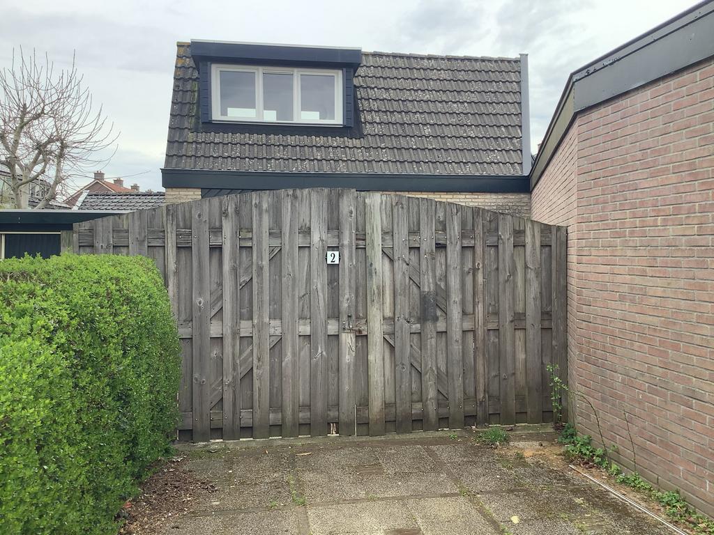 Woonhuis in Baarn in niet afgemaakte staat., Huizen en Kamers, Huizen te koop, 75 m², Tot 200 m², 2 kamers, Vrijstaande woning