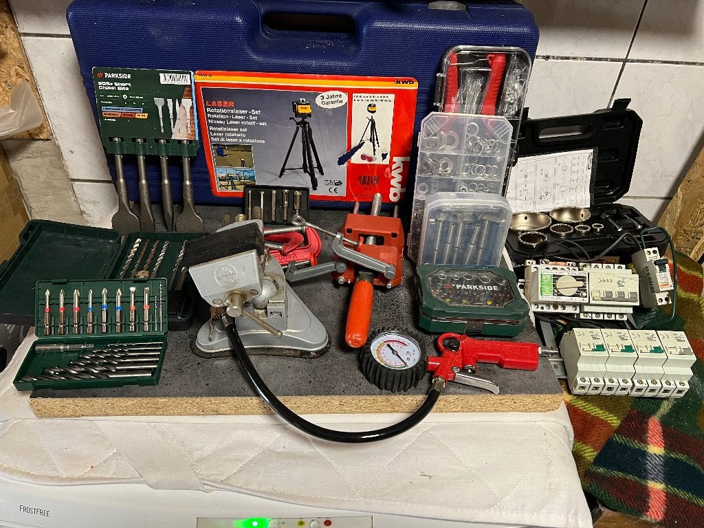 Foto 14 van Gereedschap van alles wat ook nieuw wegens verhuizing