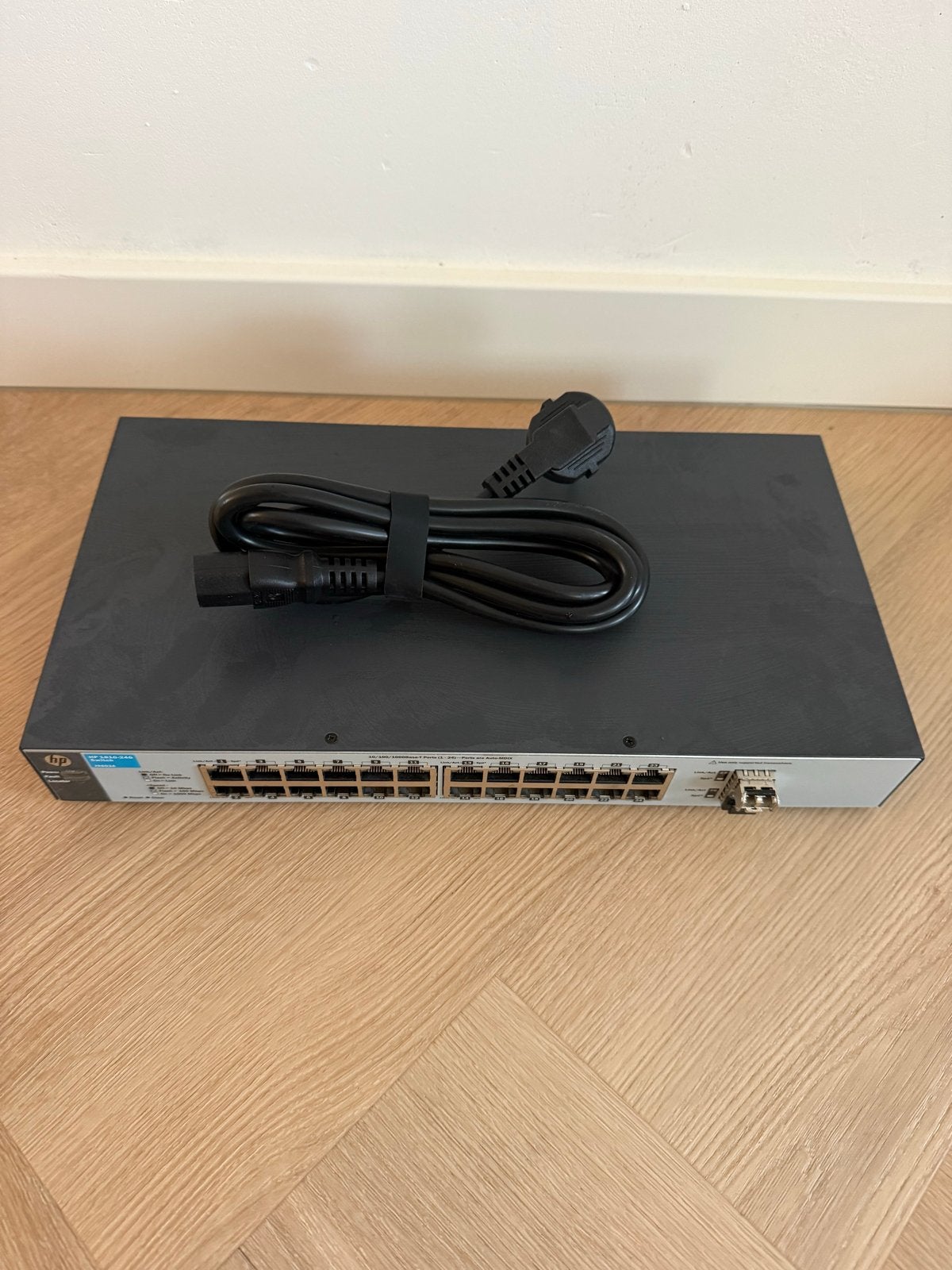 HP 1810-24G Switch J9803A - 24-poorts Gigabit Switch, Computers en Software, Ophalen of Verzenden, Zo goed als nieuw