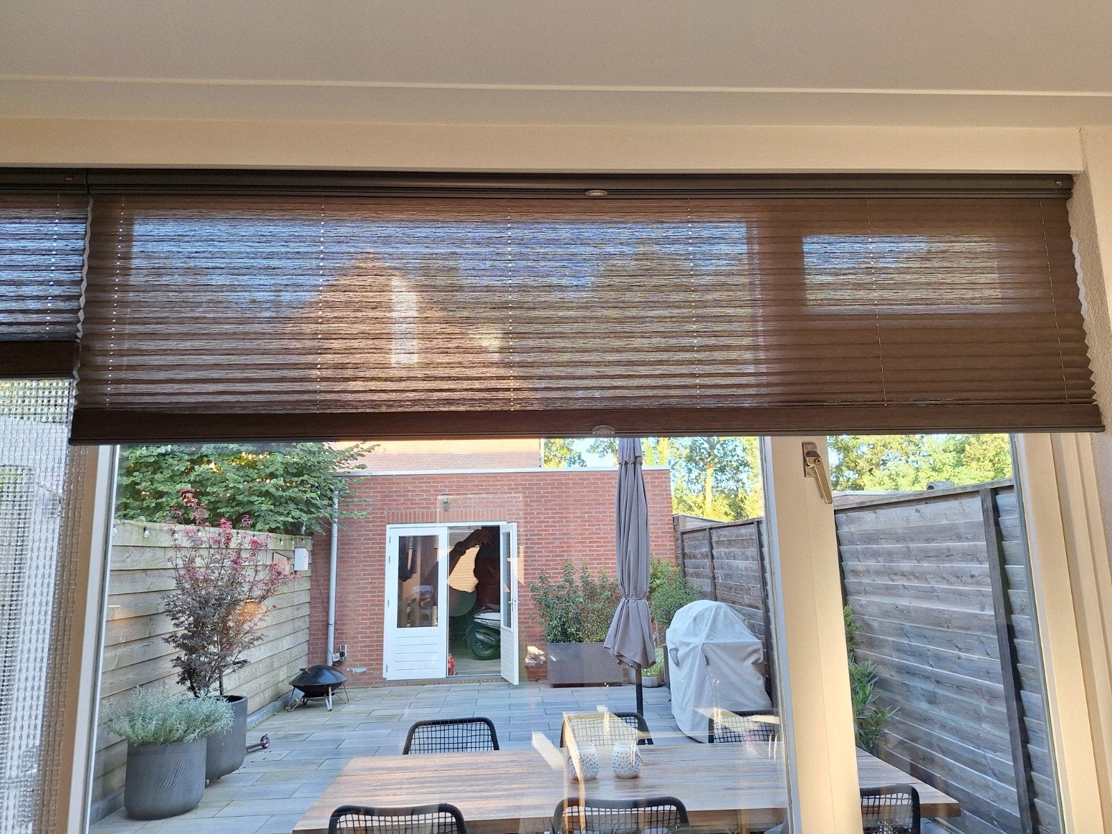 Plissé shades van Luxaflex, Ophalen, Bruin, Plisségordijn, Luxaflex