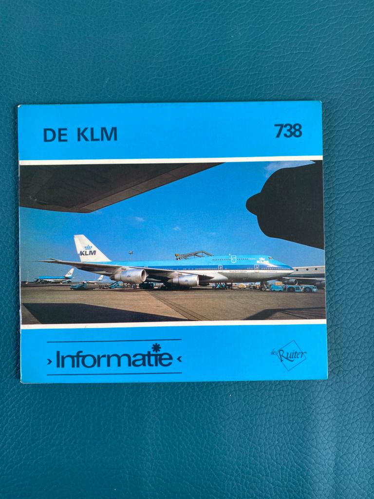 De KLM Informatieboekje - Vliegtuigen en Schiphol, Boeken, Ophalen of Verzenden, Gelezen, Overige onderwerpen, Geschikt voor kinderen