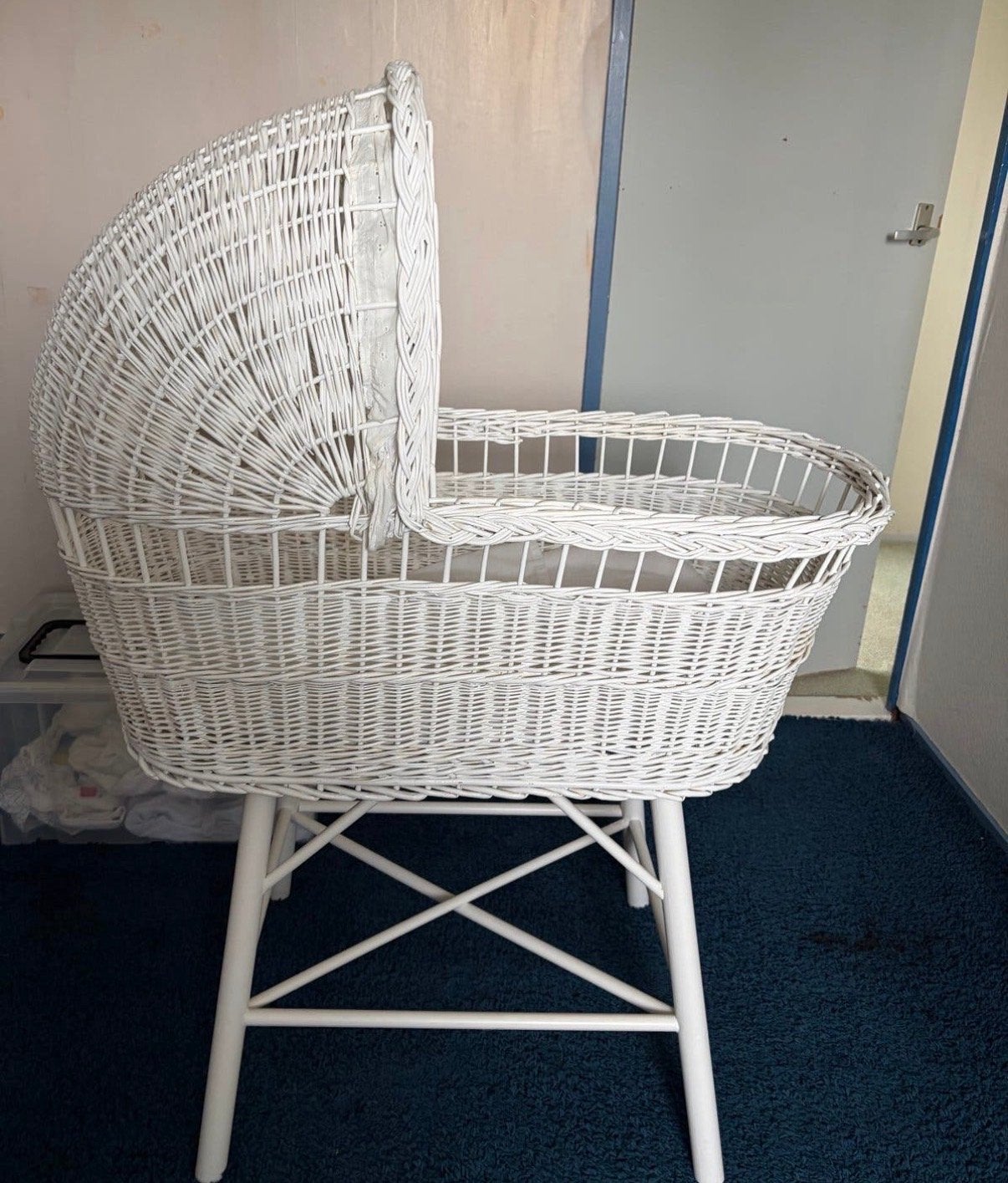 Witte rotan wieg, Ophalen of Verzenden, Gebruikt, Wieg