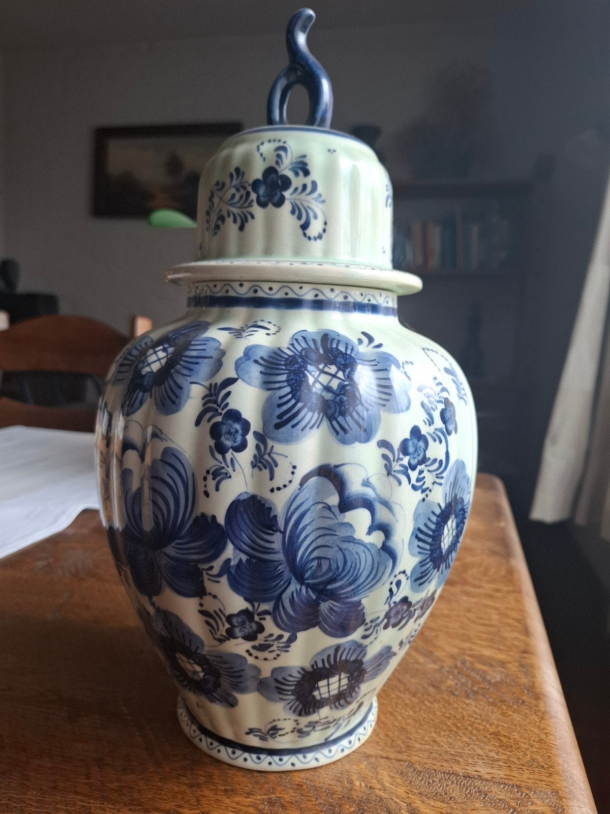 Delfts Blauw Handgeschilderde Vaas met Deksel, Antiek en Kunst, Ophalen