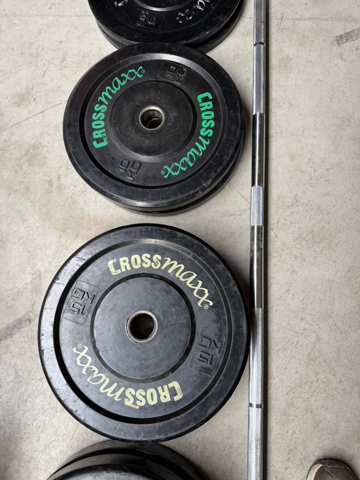 100kg Crossmaxx Bumperplates + Olympische Barbell 220cm, Ophalen, Zo goed als nieuw