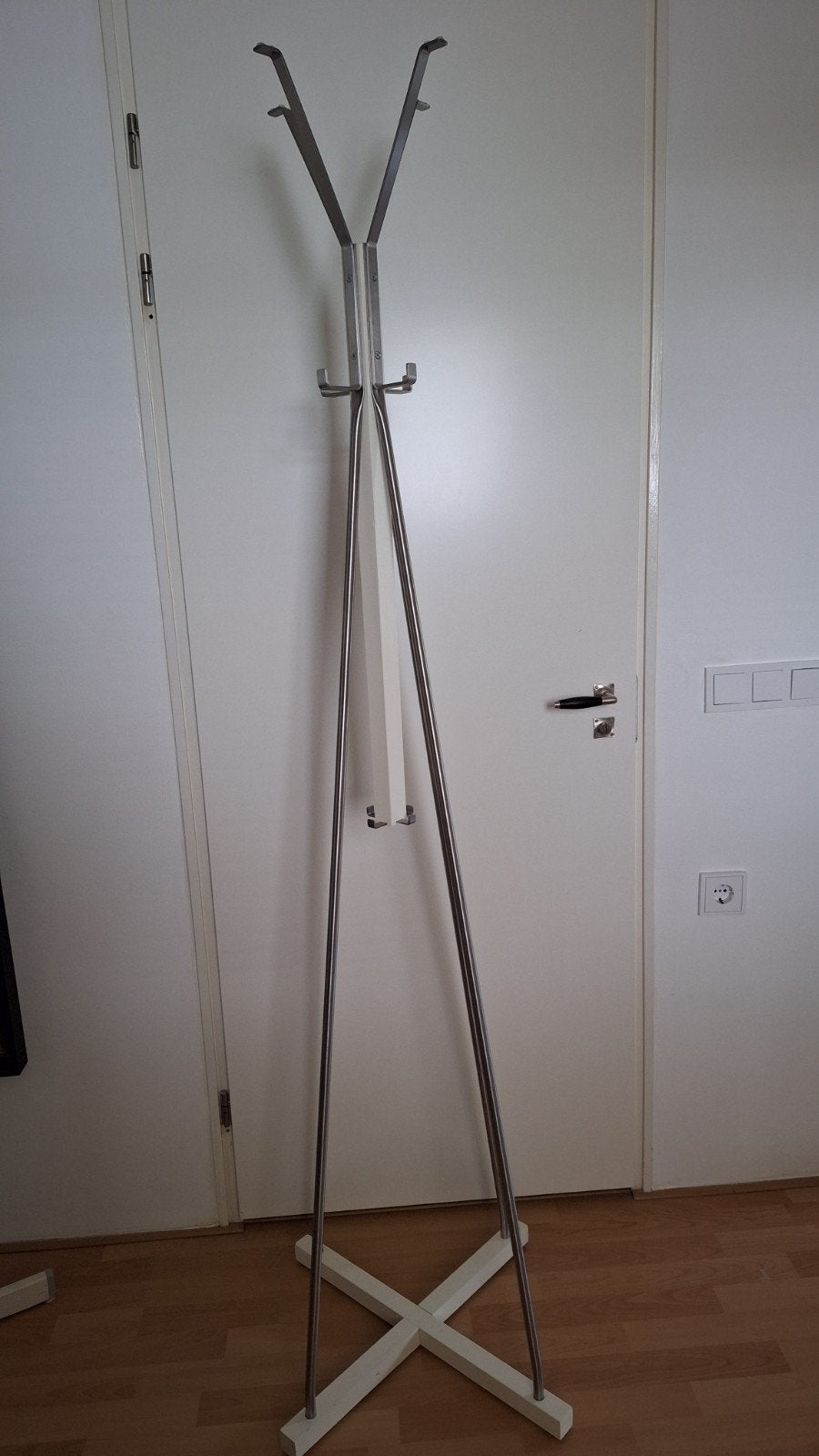 Ikea Tjusig, Huis en Inrichting, Woonaccessoires | Kapstokken, Ophalen, Gebruikt, Metaal, Staande kapstok