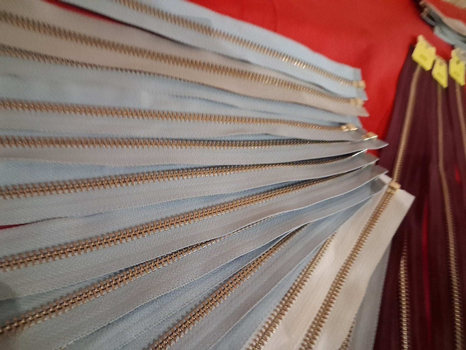 Laatste partij van deze luxe YKK ritsen, Hobby en Vrije tijd, Naaien en Fournituren, Ophalen of Verzenden, Nieuw, Rits of Sluiting