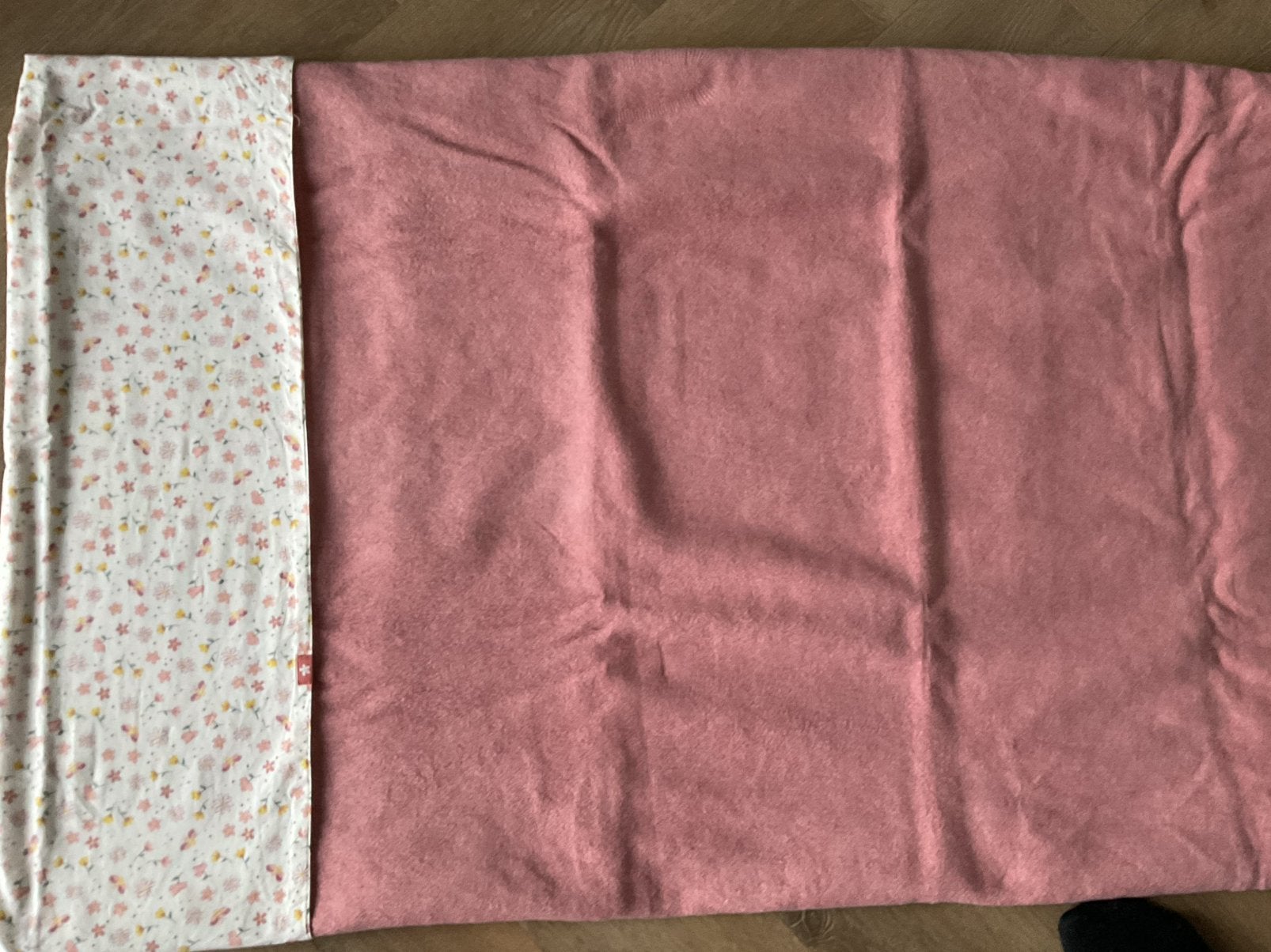 Nieuw roze fleece ledikant dekentje van Prenatal., Ophalen of Verzenden, Zo goed als nieuw, Roze