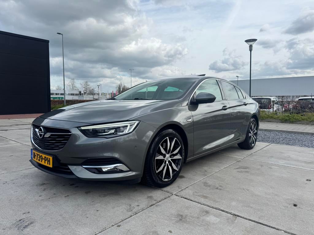 Opel INSIGNIA 2.0 BITURBO GRAND SPORT 4X4 FULL OPTION!, Auto's, 1956 cc, 4 cilinders, Lichtsensor, Leder