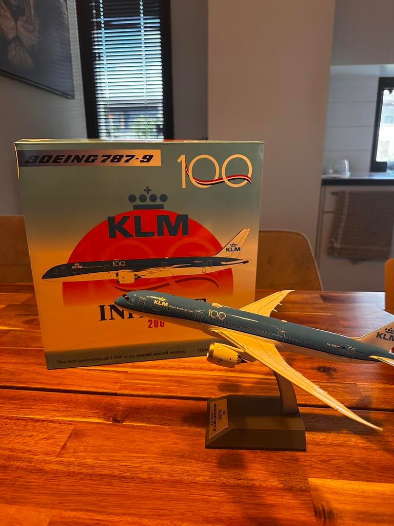 KLM Boeing 787 Dreamliner 100 year Inflight200 1:200 PH-BHN, Verzamelen, Ophalen of Verzenden, Zo goed als nieuw, Schaalmodel