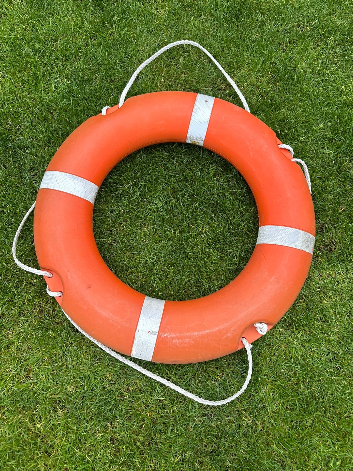 Grote oranje reddingsboei met touw - 75 cm diameter, Watersport en Boten, Ophalen of Verzenden, Gebruikt, Overige typen