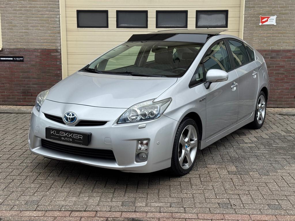 Toyota Prius 1.8 Dynamic Solar Pano|Leder|Stoelverw.|Navi|Ca, Gebruikt, Zwart, 4 cilinders, Bedrijf
