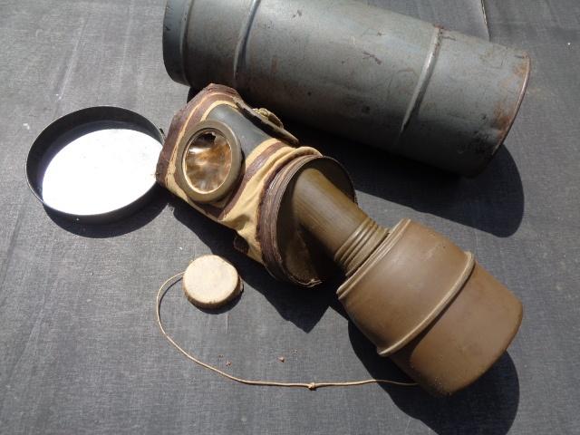 WO 2 Frans gasmasker met de originele bus, Ophalen of Verzenden, Landmacht, Overige gebieden, Overige typen