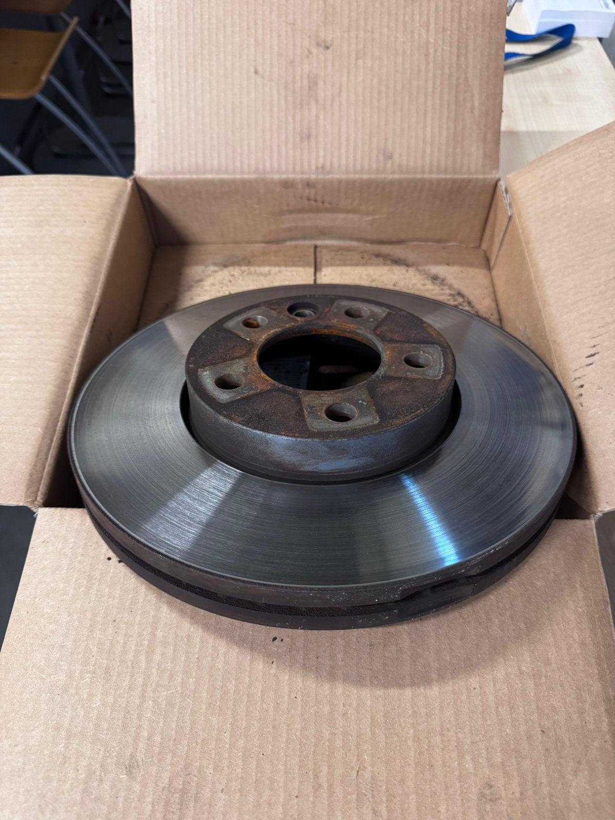 Remschijven en remblokken T5 2.0 BiTurbo 180pk, Ophalen, Gebruikt, Volkswagen