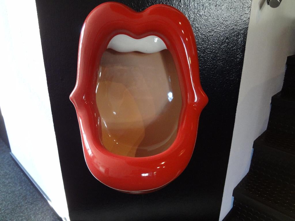 Kisses urinoir., Ophalen