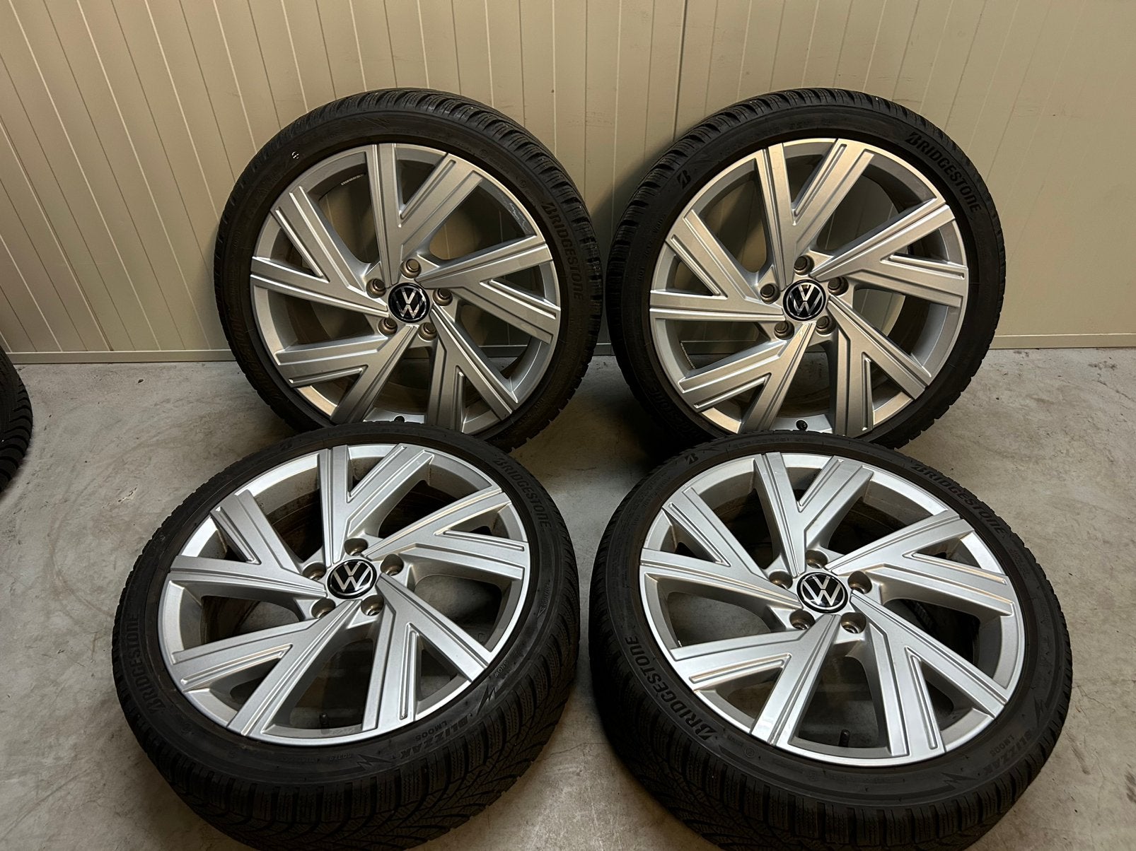 Originele VW Golf 7 8 Bergamo 18 inch Winter bridgestone, Ophalen, 18 inch, Gebruikt, Banden en Velgen