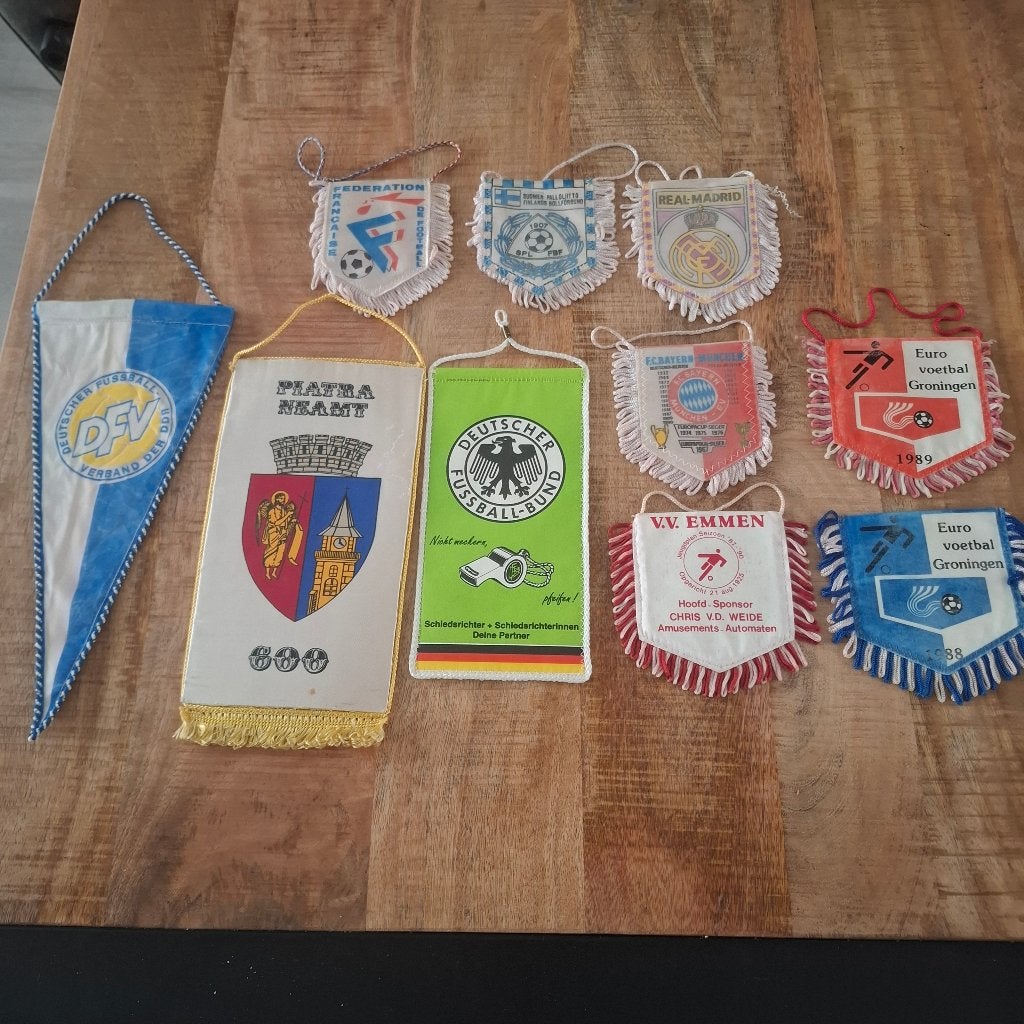 Voetbalvaantjes, Verzamelen, Ophalen