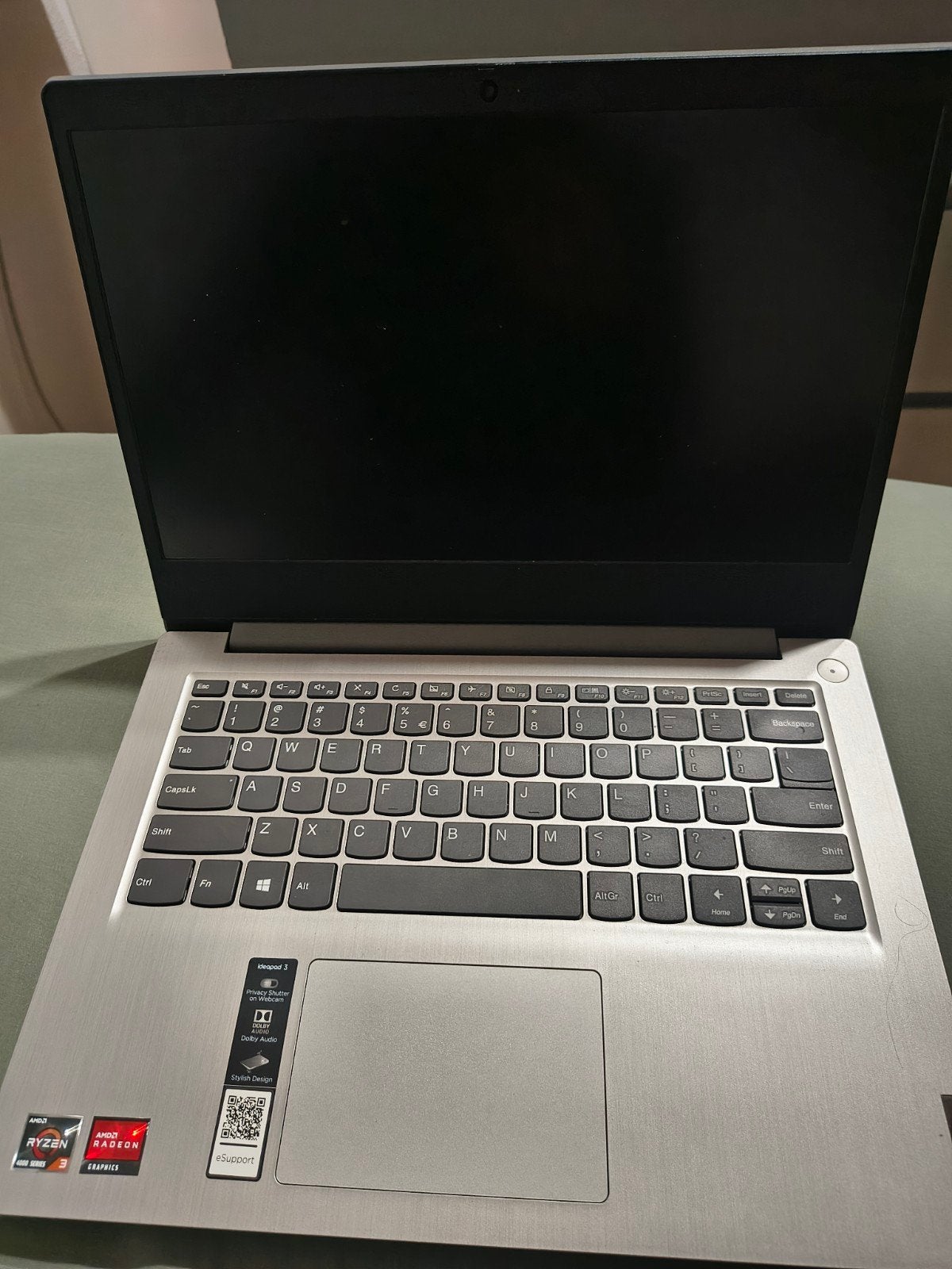 Lenovo IdeaPad 3 met AMD Ryzen 3 en Radeon Graphics, AMD Ryzen 3 4000 Series, Met videokaart, Qwerty, 8 GB