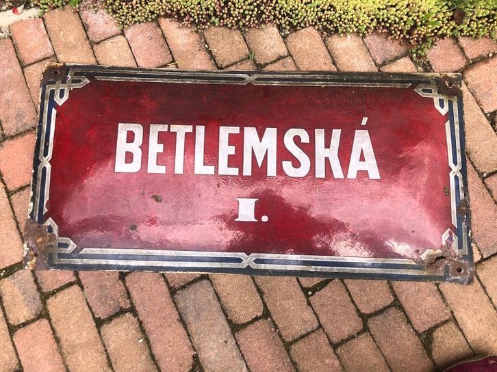 Antiek geëmailleerd straatnaambord uit Praag., Antiek en Kunst, Ophalen