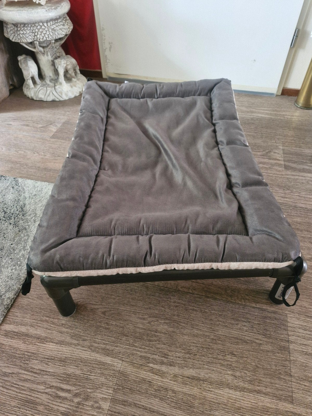 HONDENBED KANDURA ZGAN, Ophalen, Zo goed als nieuw