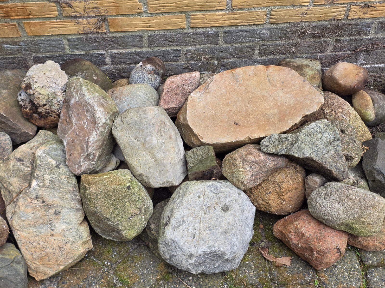 Gratis af te halen: ca. 1m³ vijverstenen/tuinstenen (8-35cm), Ophalen, Gebruikt, Multi, Kei