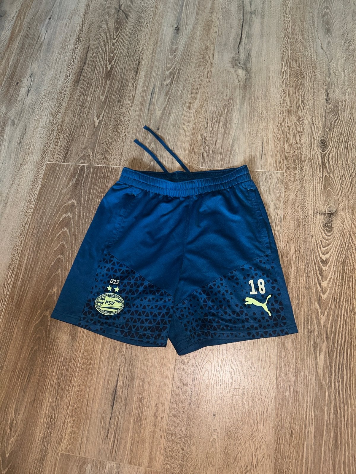 PSV Voetbalbroekje Maat 128 - Zo goed als nieuw, Kinderen en Baby's, Kinderkleding | Maat 158, Ophalen of Verzenden, Zo goed als nieuw