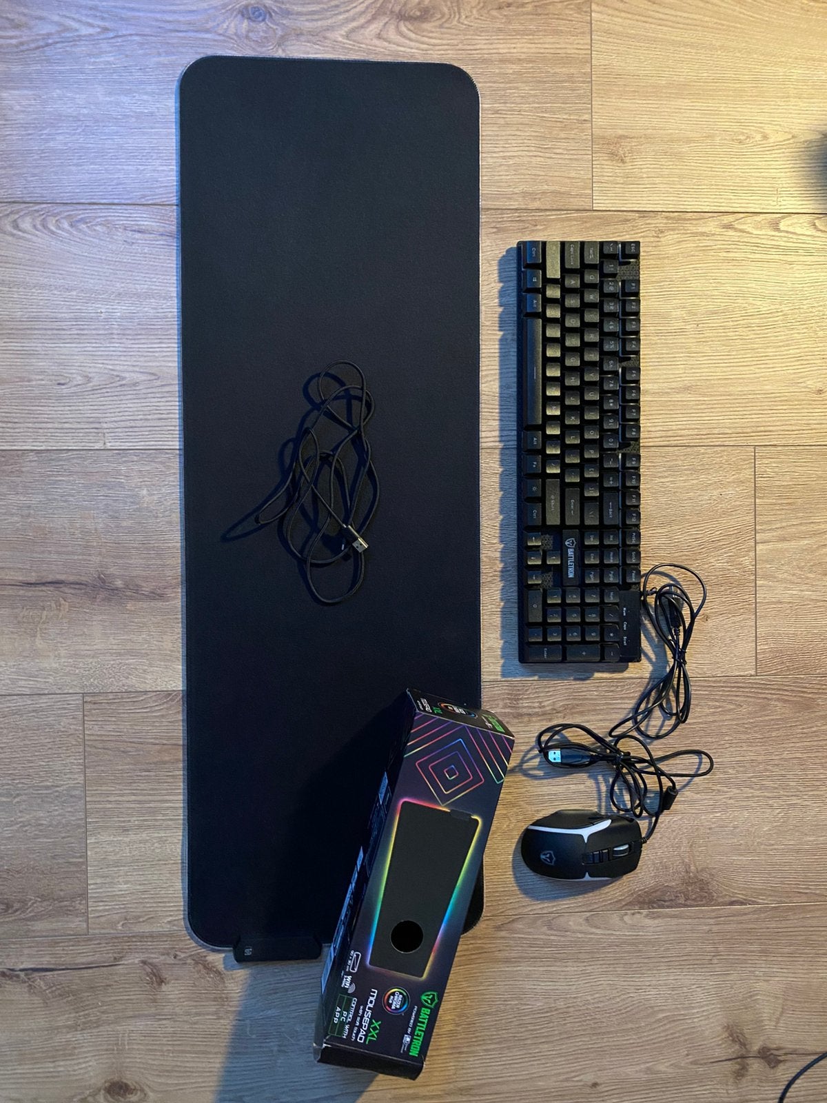 Compleet RGB battletron set, Ophalen, Battletron, Zo goed als nieuw, Toetsenbord en muis-set