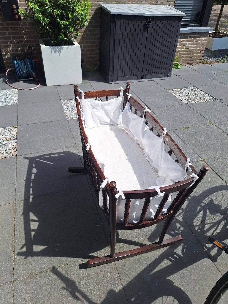 Vintage wiegje, Kinderen en Baby's, Babywiegjes en Ledikanten, Ophalen, Gebruikt, Wieg