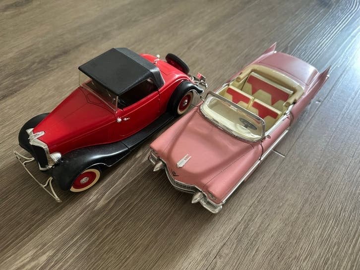 Twee Solido Amerikaanse modelauto's: Ford en Cadillac, Ophalen of Verzenden, Gebruikt