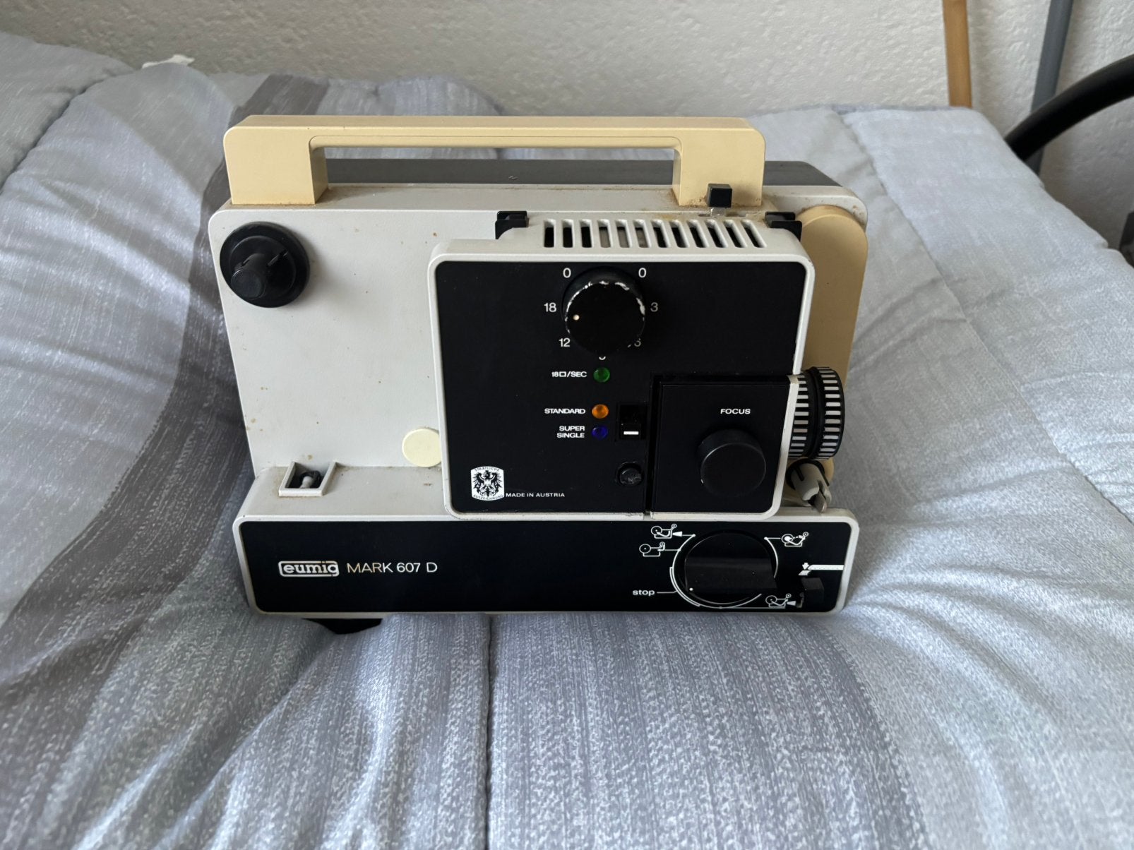 Mark eumig 607D diaprojector en super video 8 camera, Ophalen of Verzenden, 1960 tot 1980, Overige typen