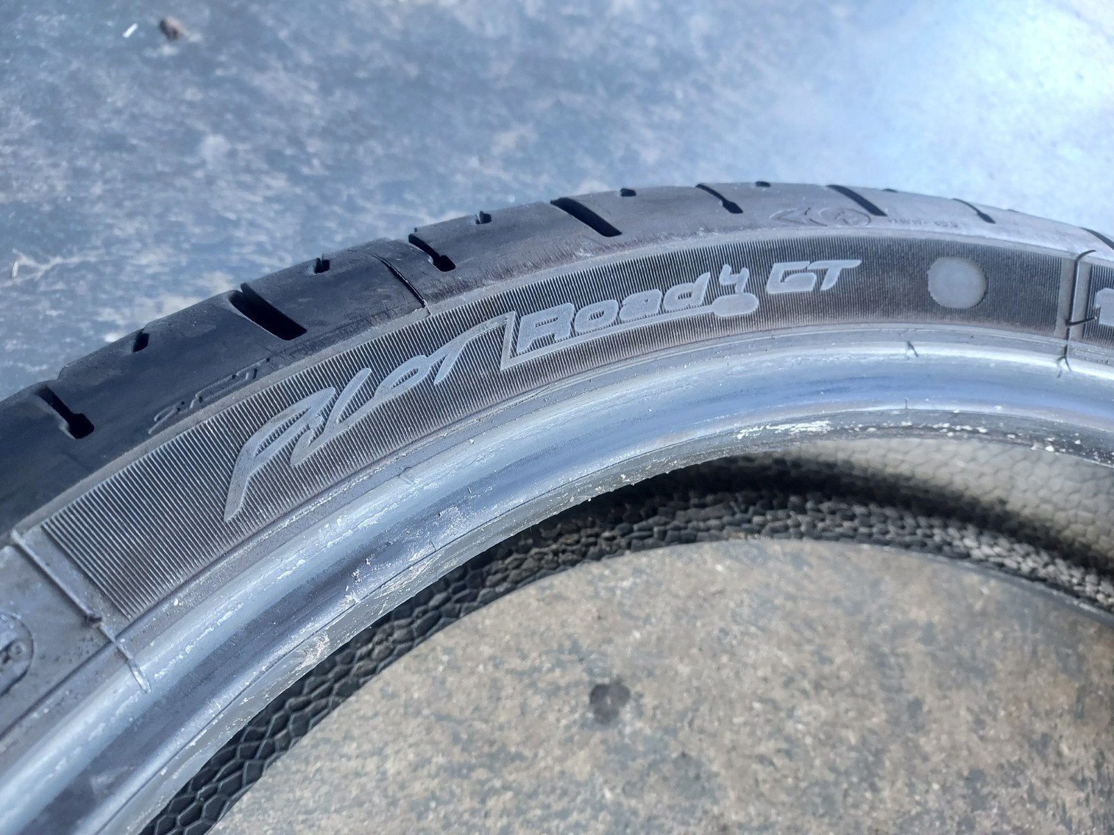 Michelin Road 4GT 120/70-17 motorband voorband, Ophalen