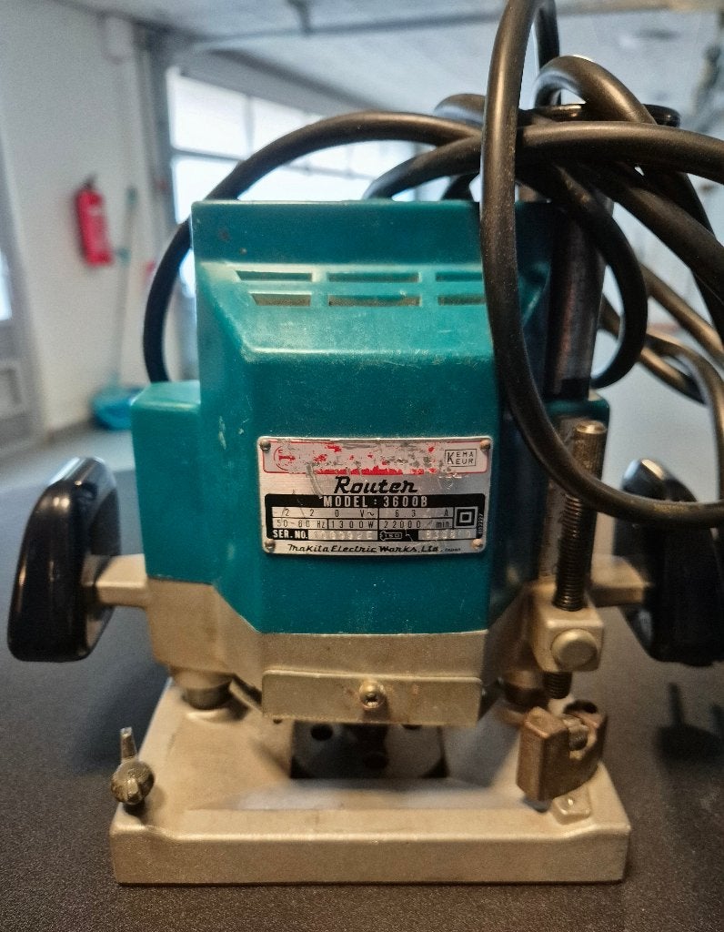 Makita Bovenfrees, Ophalen, Gebruikt, Elektrisch, Makita