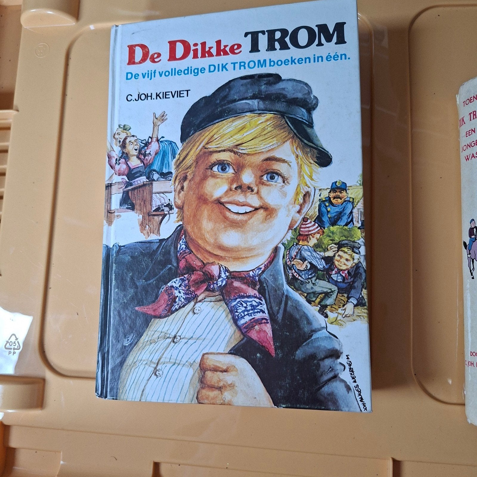 2 boeken Dik Trom van Johan Kieviet - In goede staat, Ophalen of Verzenden, Gelezen, Fictie algemeen