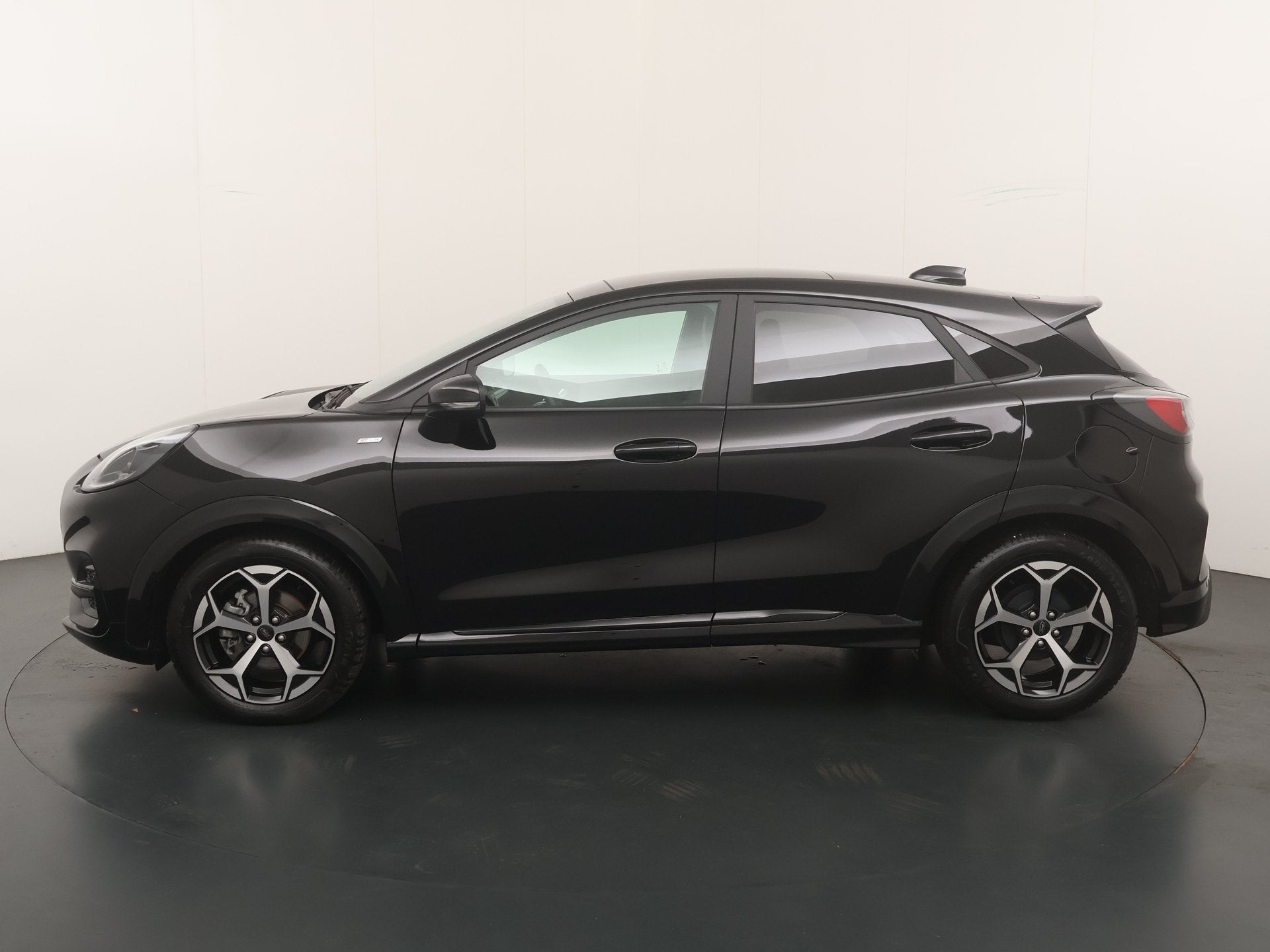 Ford Puma EcoBoost Hybrid 155pk ST-Line X | Pano | Winter Pa, Leder en Stof, Zwart, Bedrijf, 155 pk