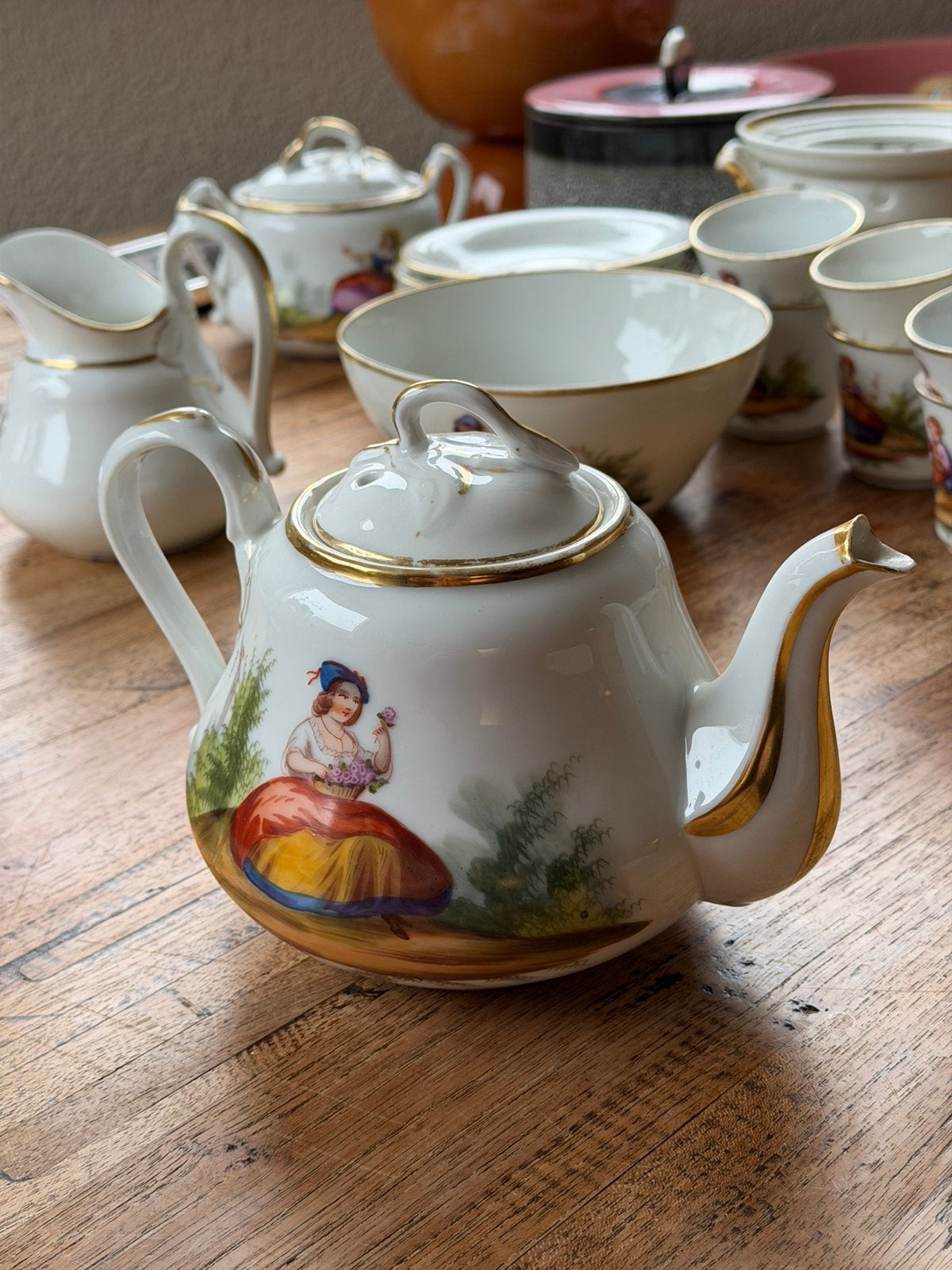 Theeservies, Ophalen