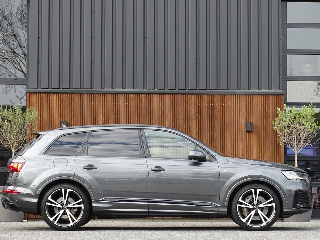 Audi Q7 55 TFSI e q Pro L S, Auto's, Automaat, Dealer onderhouden, Gebruikt, 2995 cc