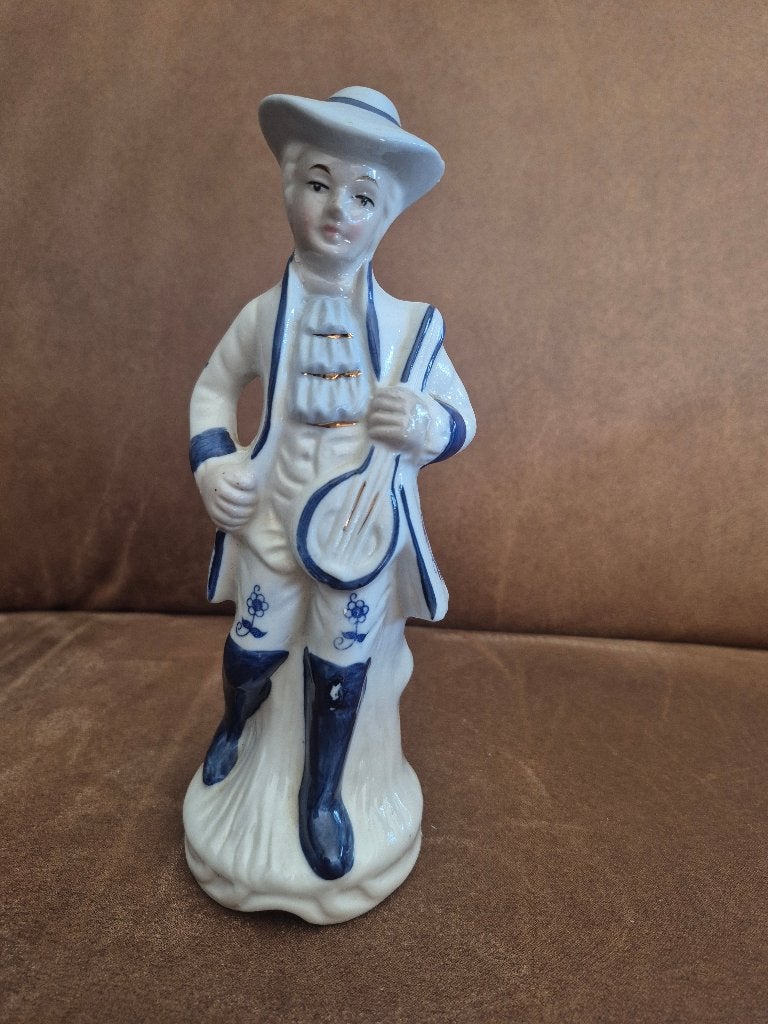 Vintage Porseleinen Beeldje – Muzikant met Mandoline, Verzamelen, Ophalen of Verzenden, Zo goed als nieuw, Mens