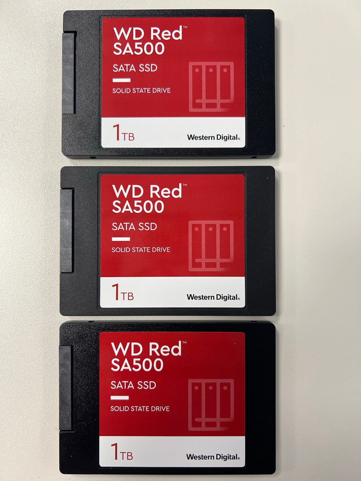 3x WD Red SA500 SATA SSD 1TB - Nieuwstaat, Intern, Server, Ophalen of Verzenden, Zo goed als nieuw