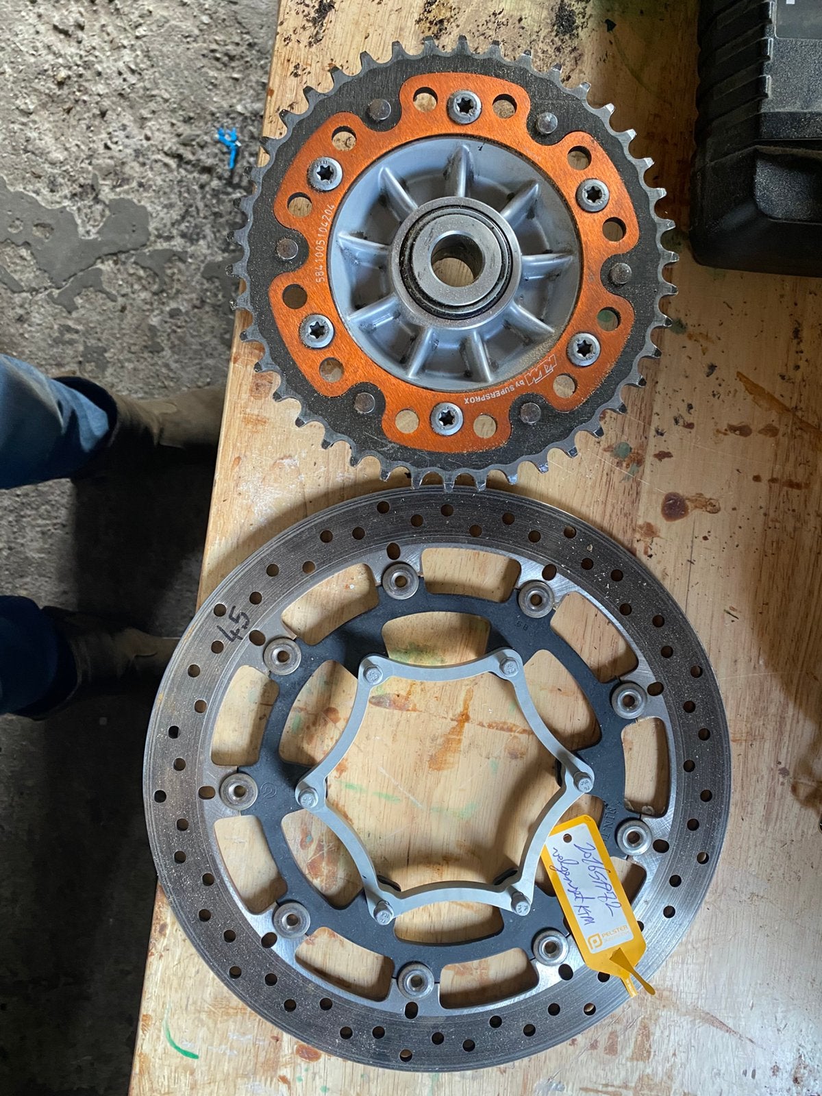 KTM 690 schijf, spacer en tandwiel, Ophalen, Gebruikt
