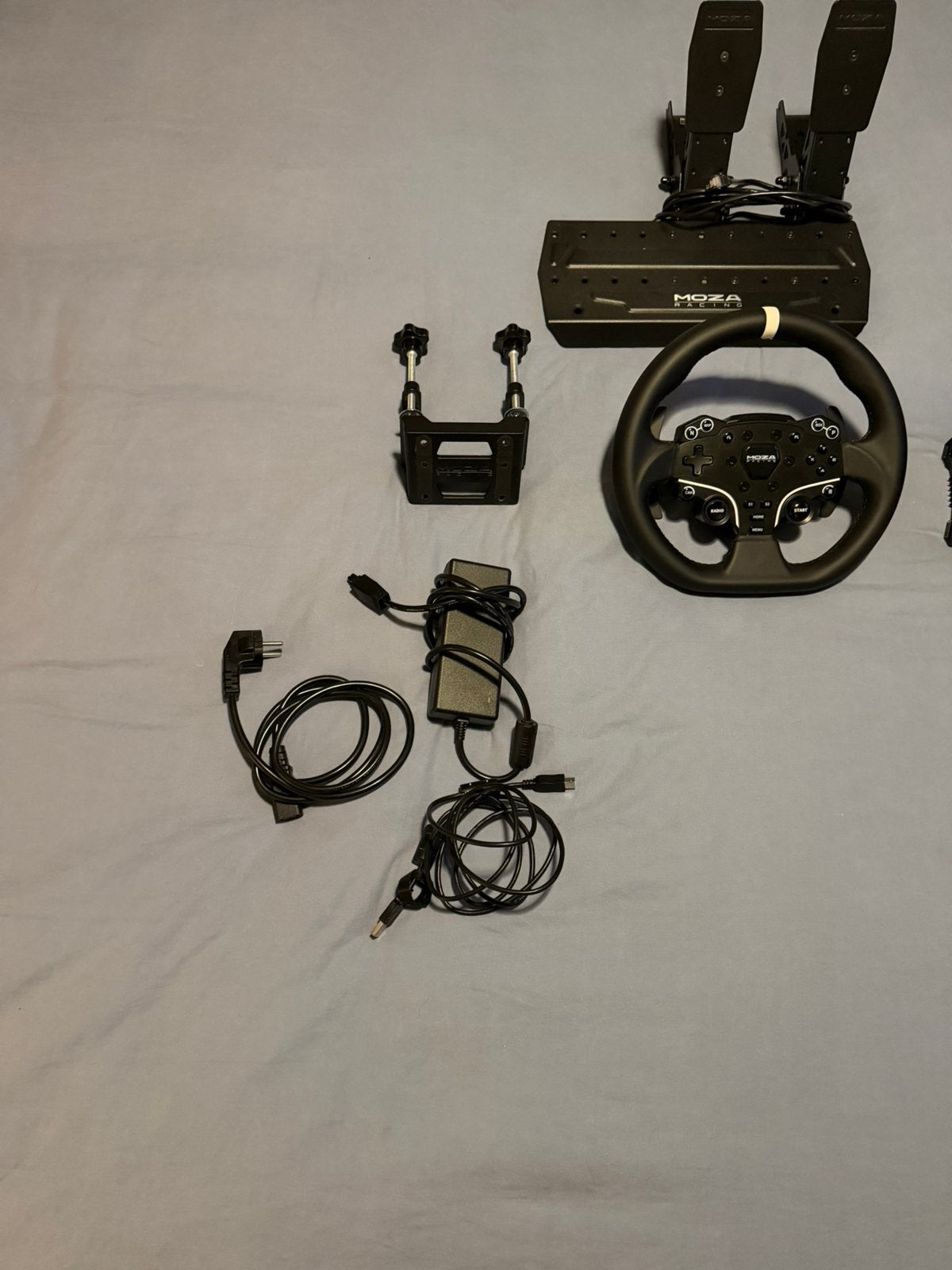 Moza R5 met stuur en pendalen en alle kabels, Ophalen, Gebruikt, Simulatie