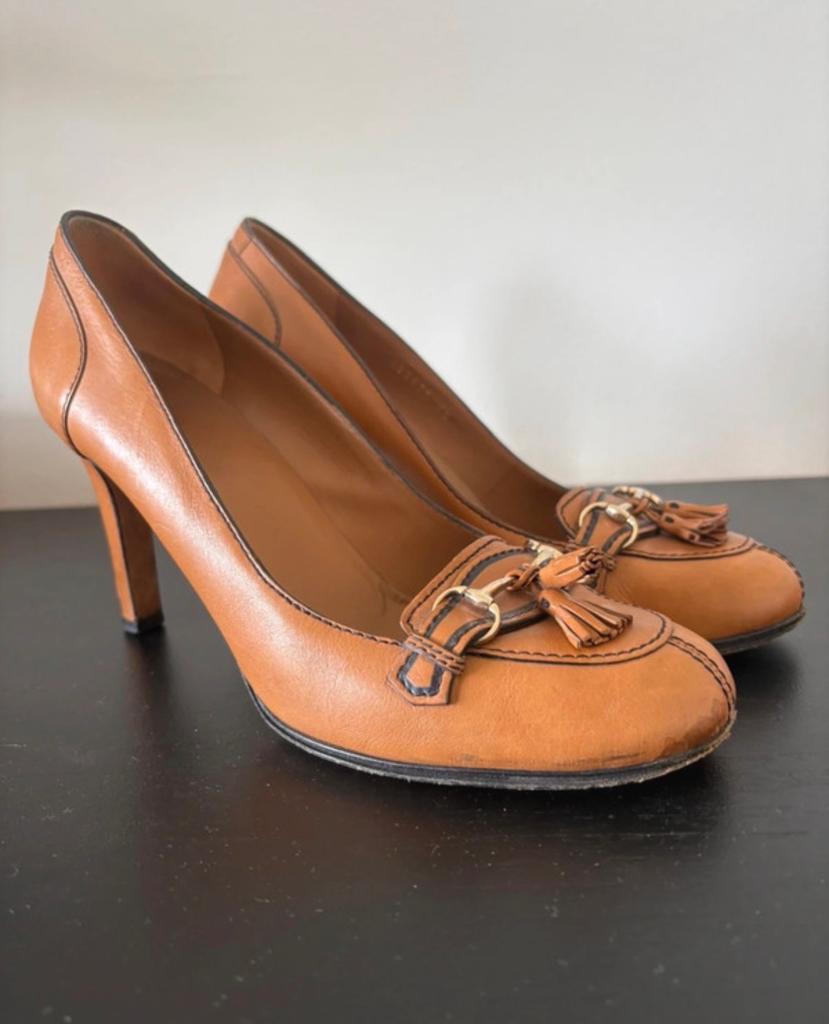 Gucci Leren Pumps met Kwastjes - Maat 40, Kleding | Dames, Schoenen, Ophalen of Verzenden, Gedragen, Bruin, Pumps