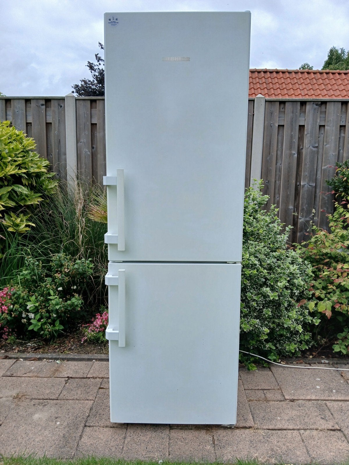 Liebherr koel- vriescombinatie NoFrost, 200 liter of meer, Met aparte vriezer, Zo goed als nieuw, 45 tot 60 cm