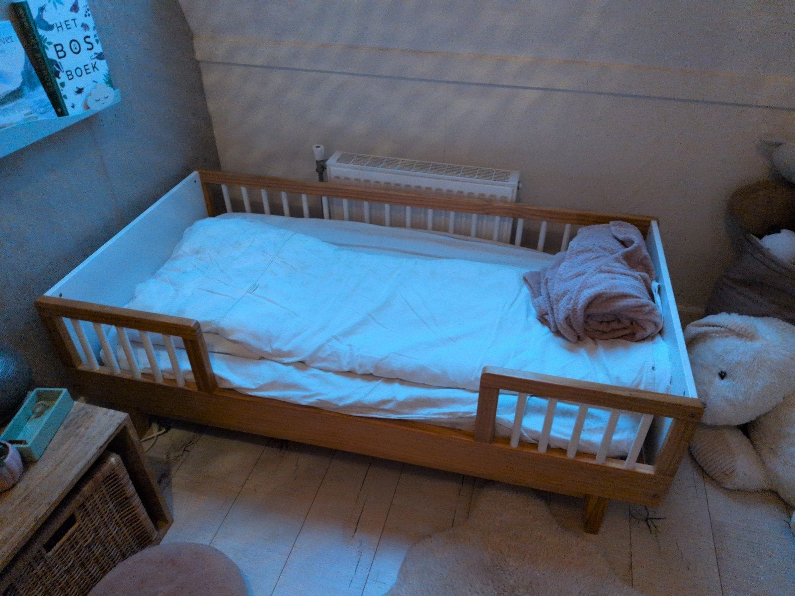 Kinderbedje met spijlen - Zo goed als nieuw, 70 tot 85 cm, 140 tot 160 cm, Zo goed als nieuw, Ophalen