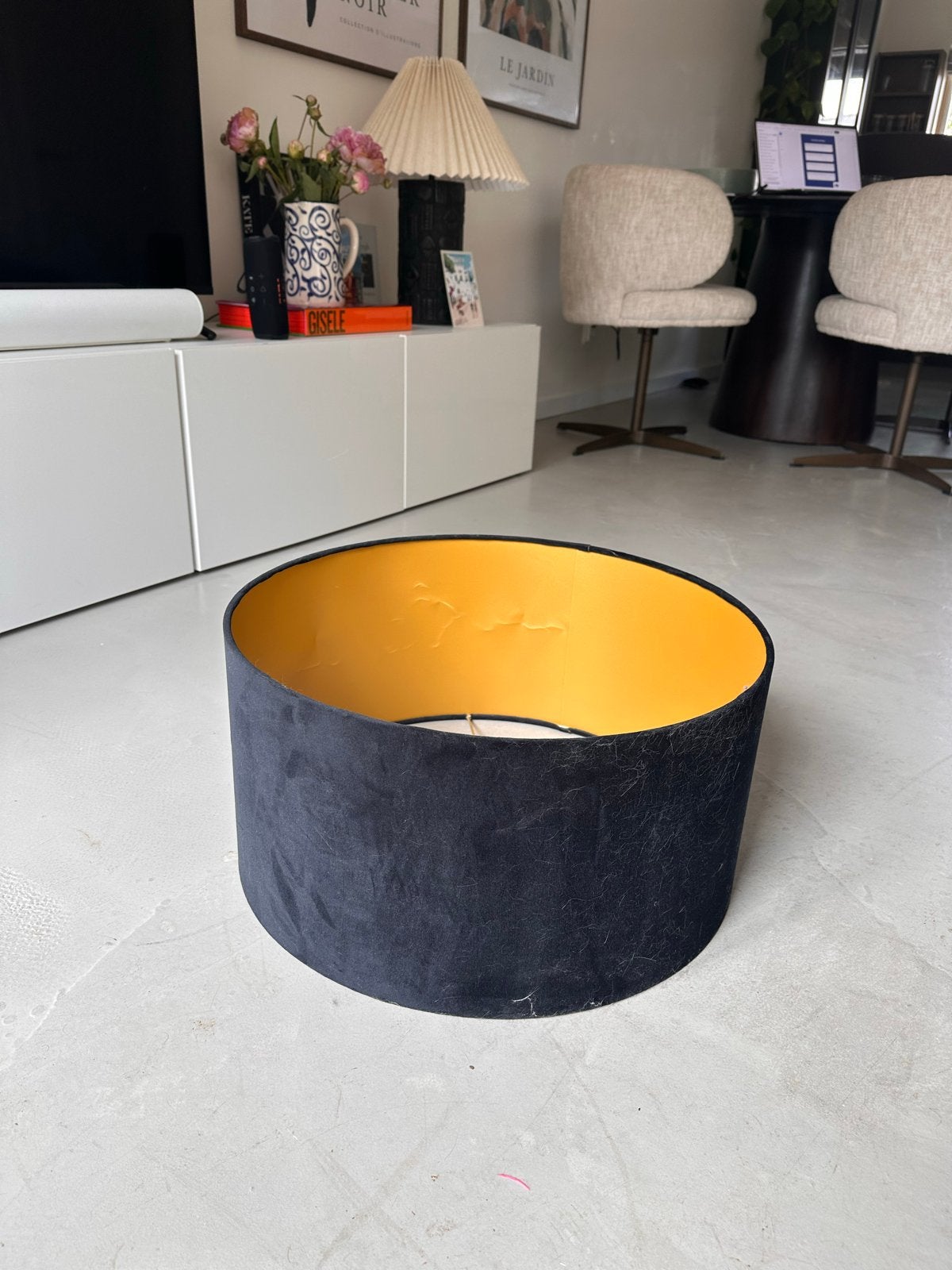 Zwarte suède lampenkap 50cm met gouden binnenkant, Ophalen, 25 tot 50 cm, Zwart, Rond